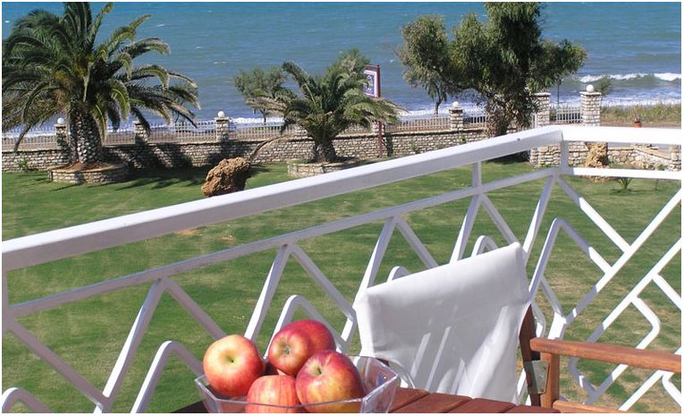 Irida Beach Resort & Suites 3
